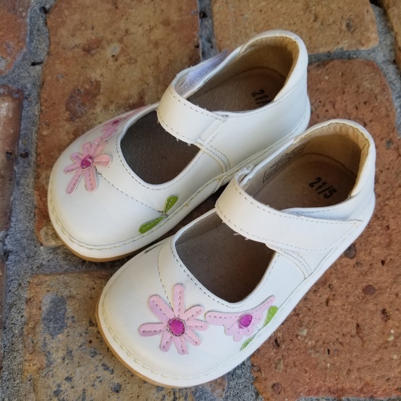 alligator squeaky shoes